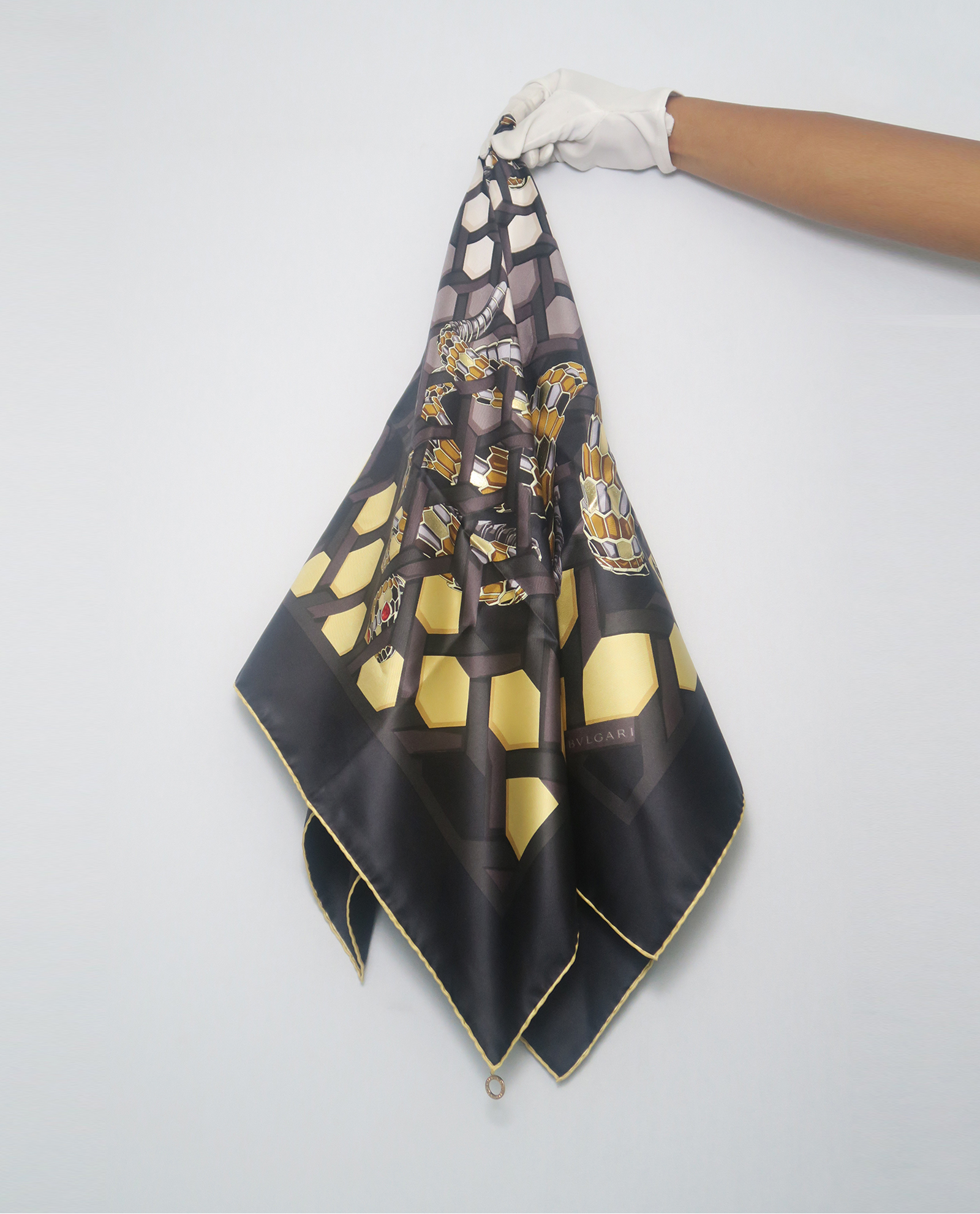 小物 BVLGARI Silk Scarf Bvlgari Silk Scarf: Jewel-Inspired Design