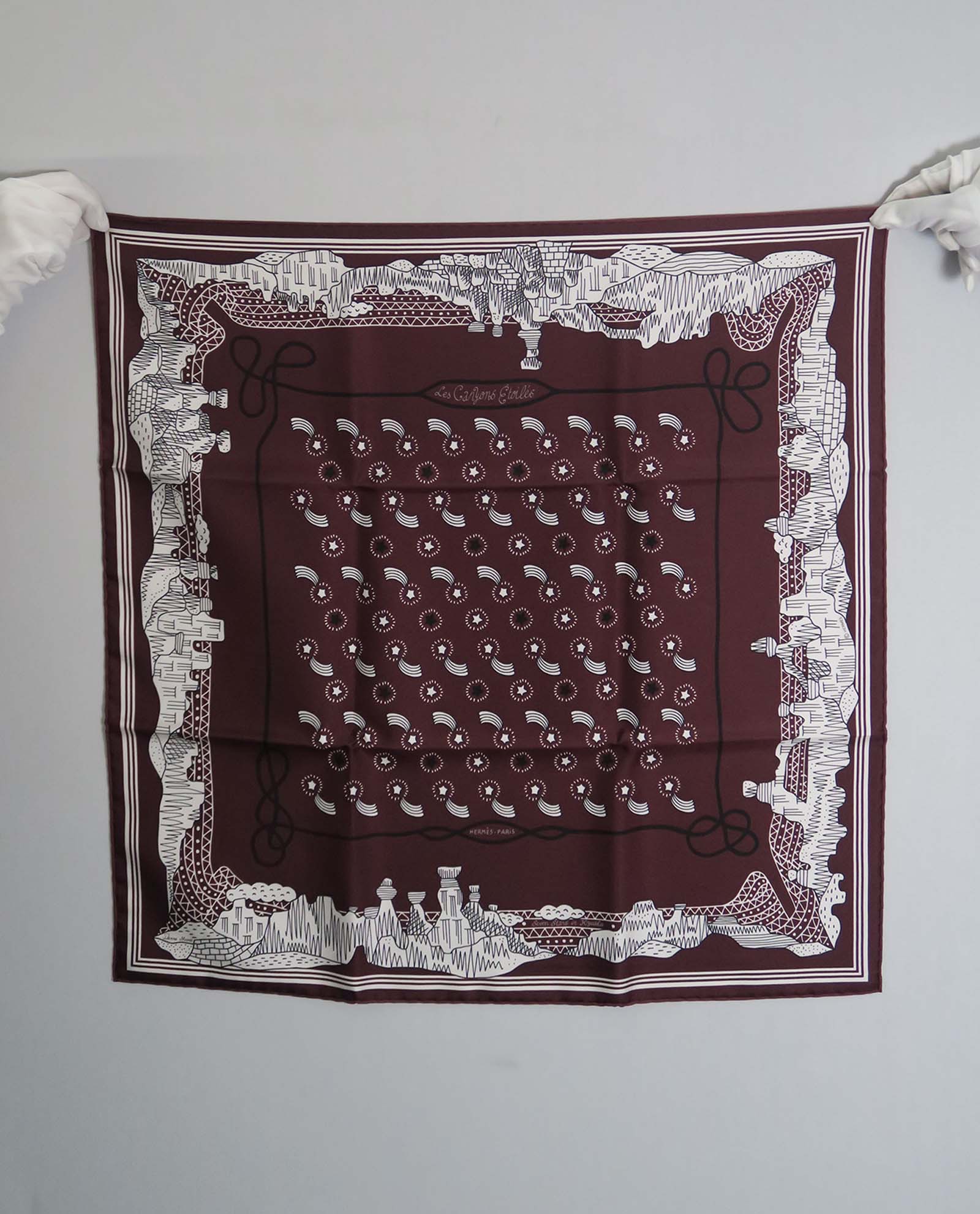 HERMES バンダナ Les Canyons Etoiles bandana 55 直営店包装 Les Canyons Etoiles bandana 55 | Hermès USA