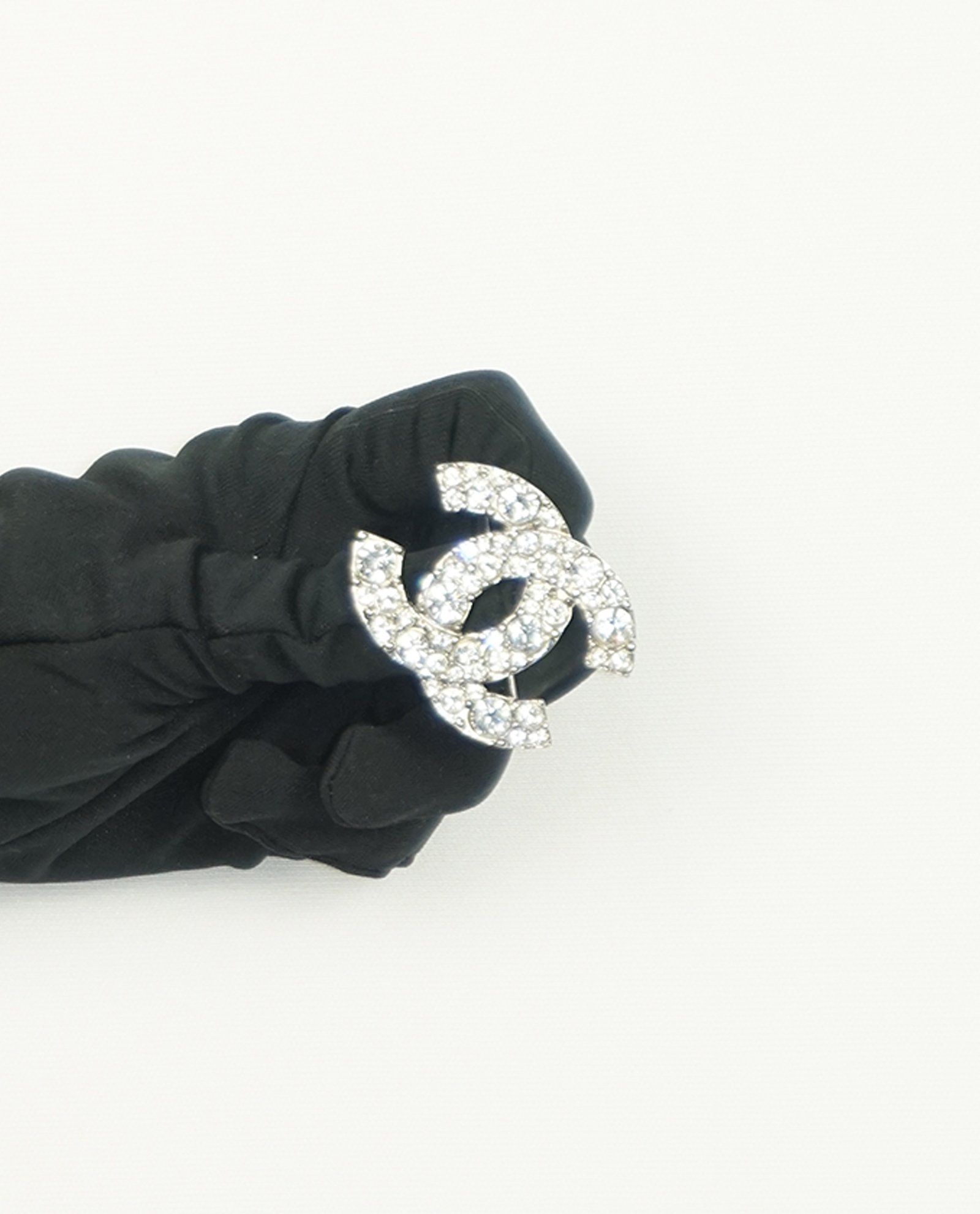 chanel brooch pins for women