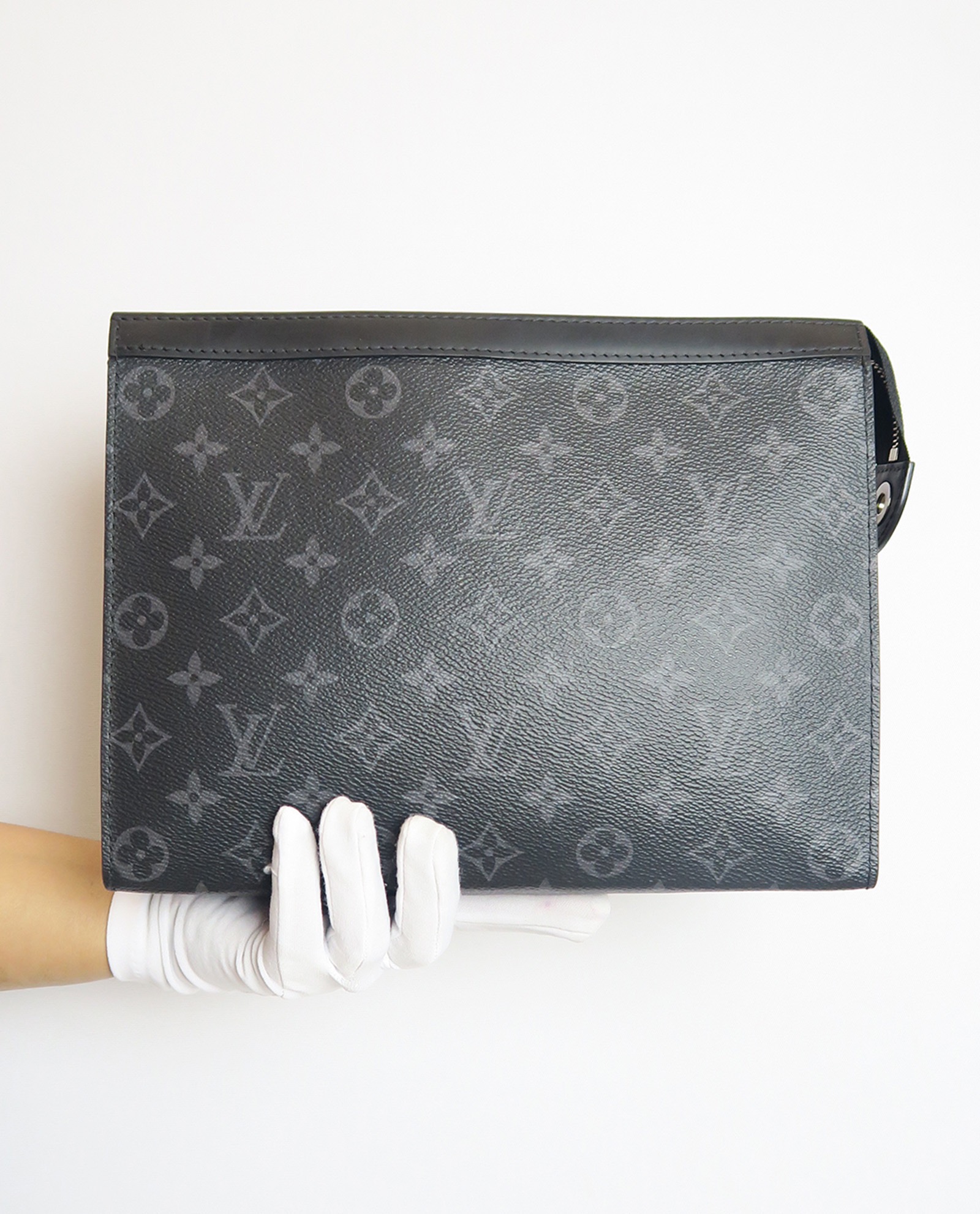 Louis Vuitton Pochette Voyage, Small Leather Goods Designer