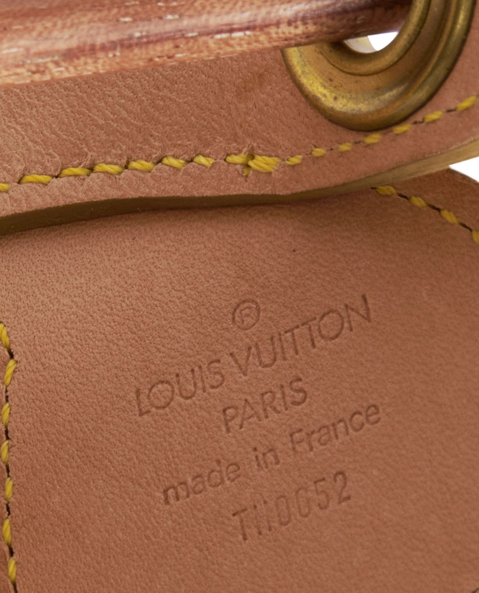 Pin on Sacoche Louis Vuitton