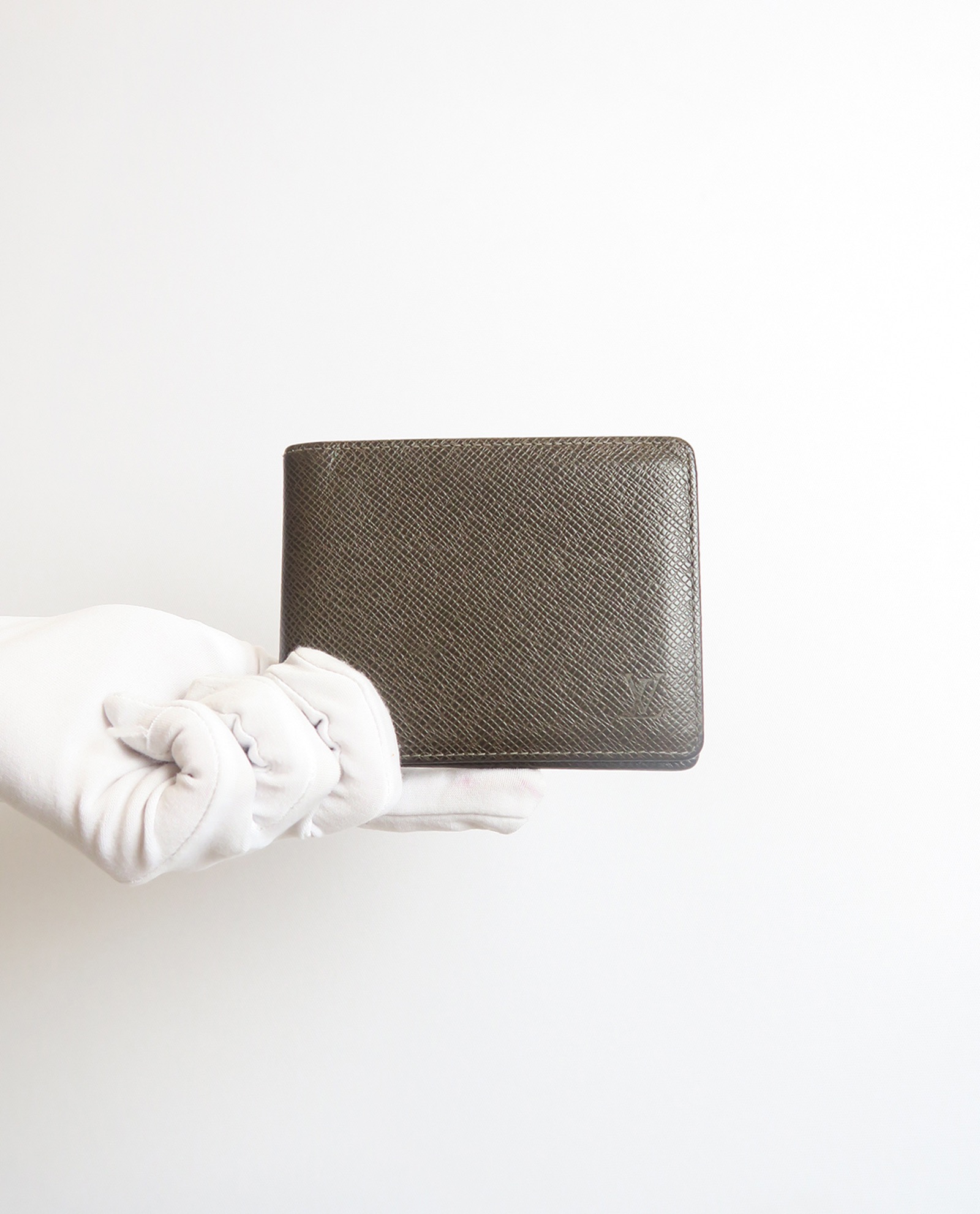 Louis Vuitton Multiple Wallet Taiga Leather, Small Leather Goods - Designer  Exchange