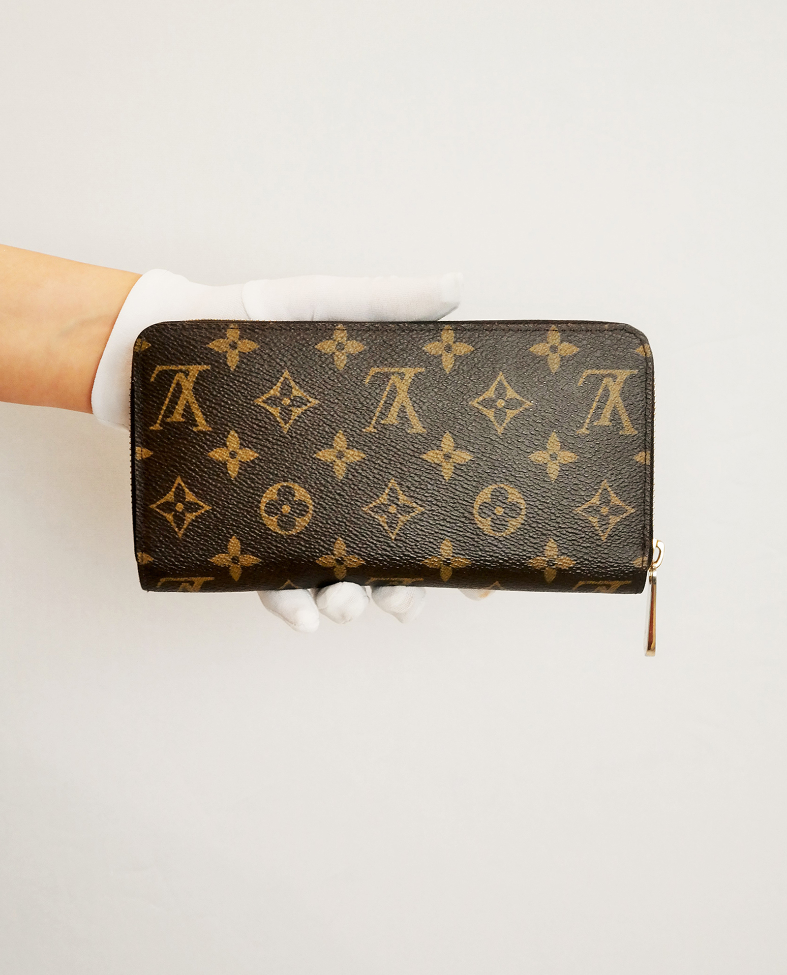 Louis Vuitton Zippy Wallet, Small Leather Goods - Designer Exchange