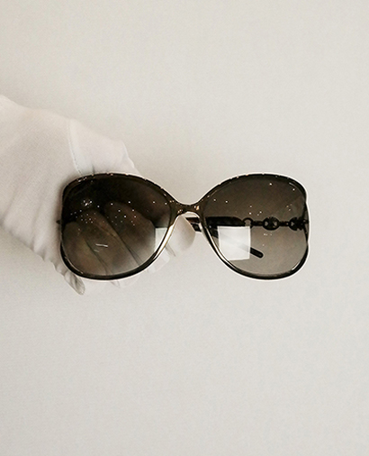 Gucci GG 4250/S Sunglasses, front view