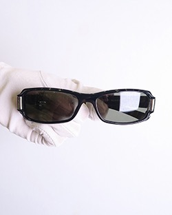 Pre-loved Gucci Sunglasses 2548 - £35 display picture 3