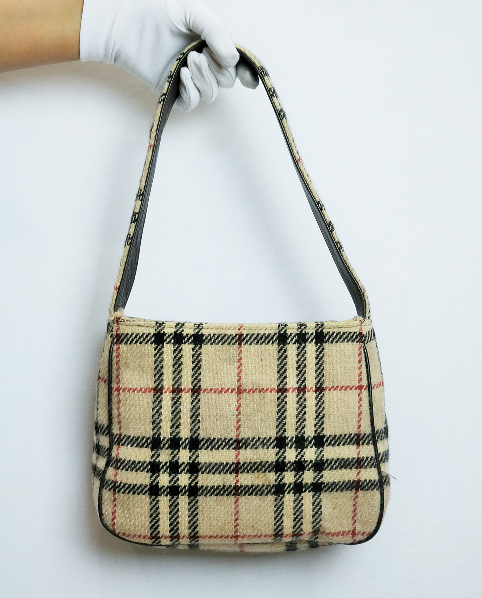 Vintage Classic Shoulder Bag, Burberry - Designer Exchange | Buy Sell  Exchange