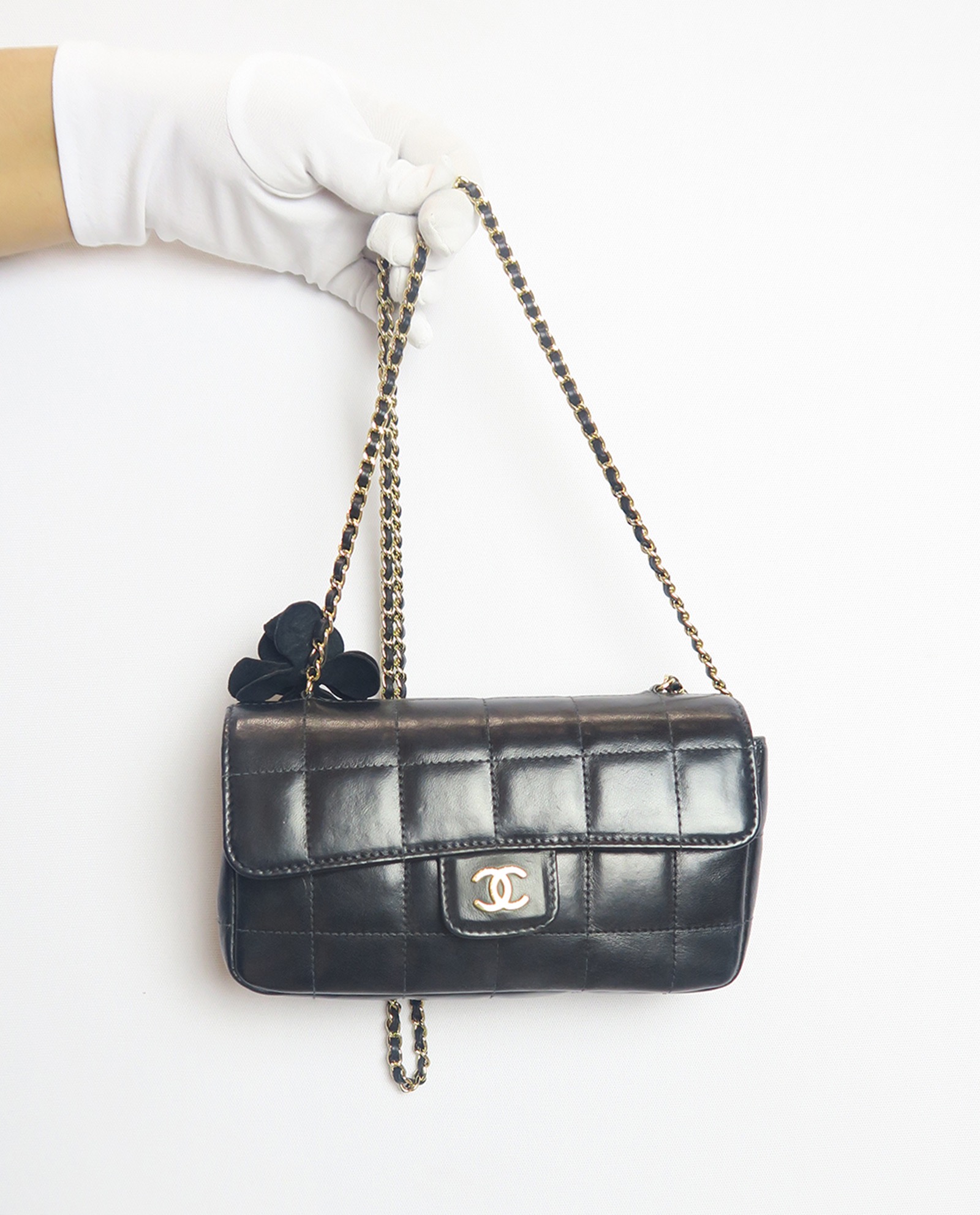 Chanel Camellia Raffia Mini Crossbody Bag - Dress Cheshire, Preloved  Designer Fashion