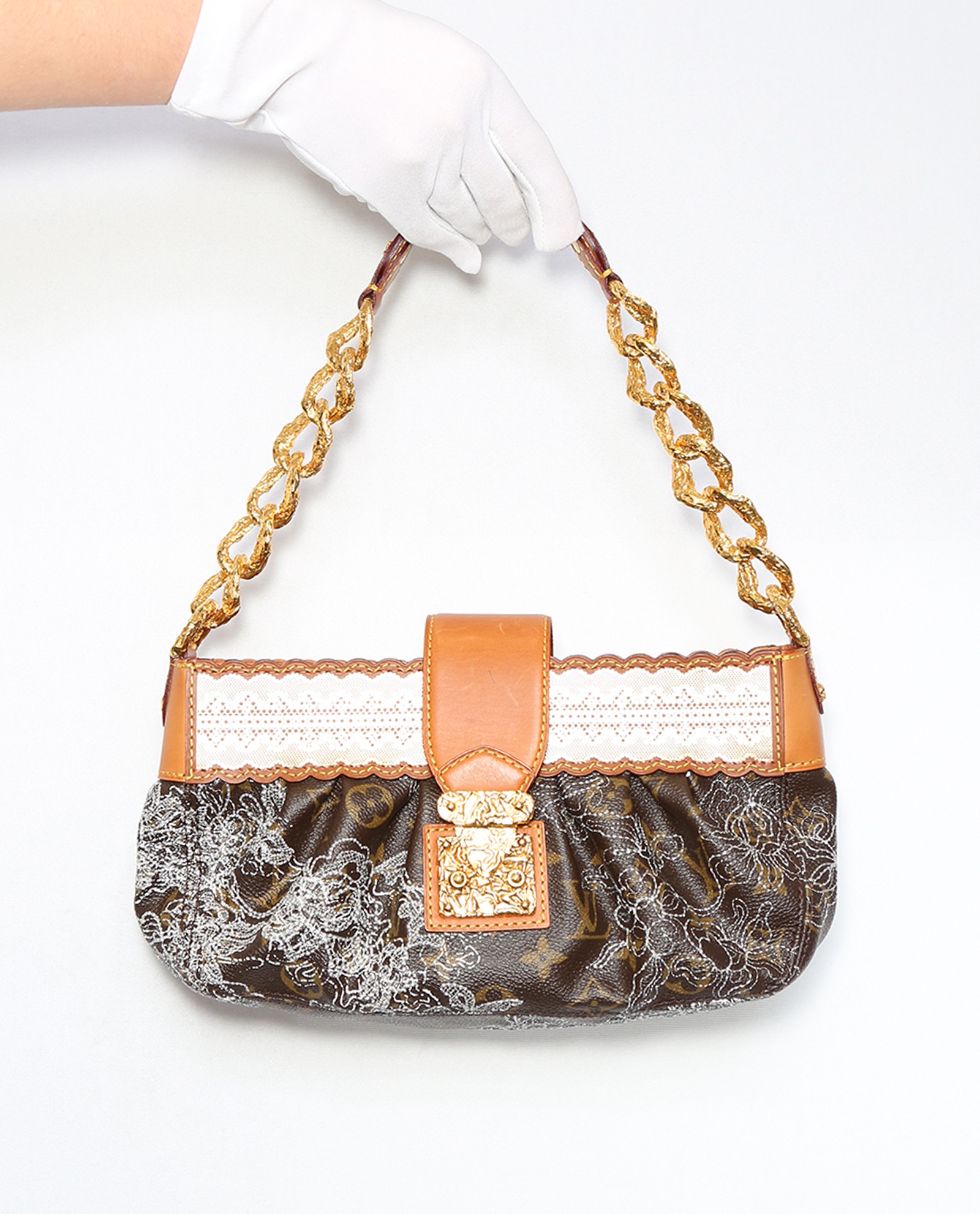 LOUIS VUITTON Monogram Dentelle Kirsten Gold