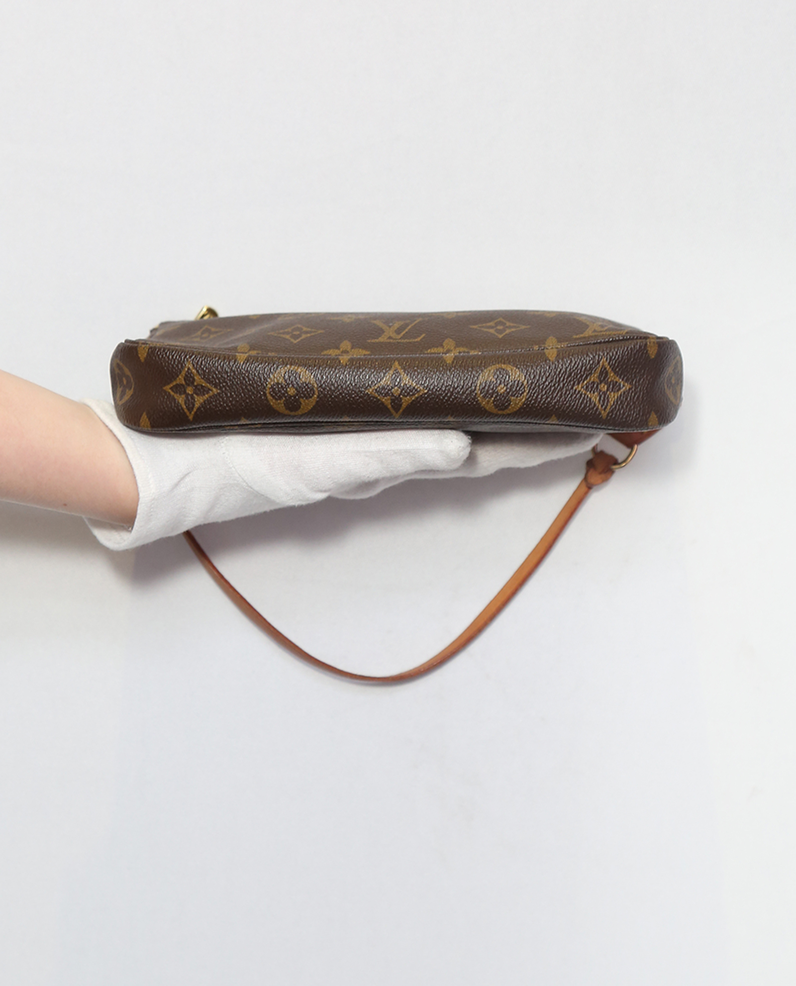 Louis Vuitton Monogram Neverfull Pochette – Designer Exchange