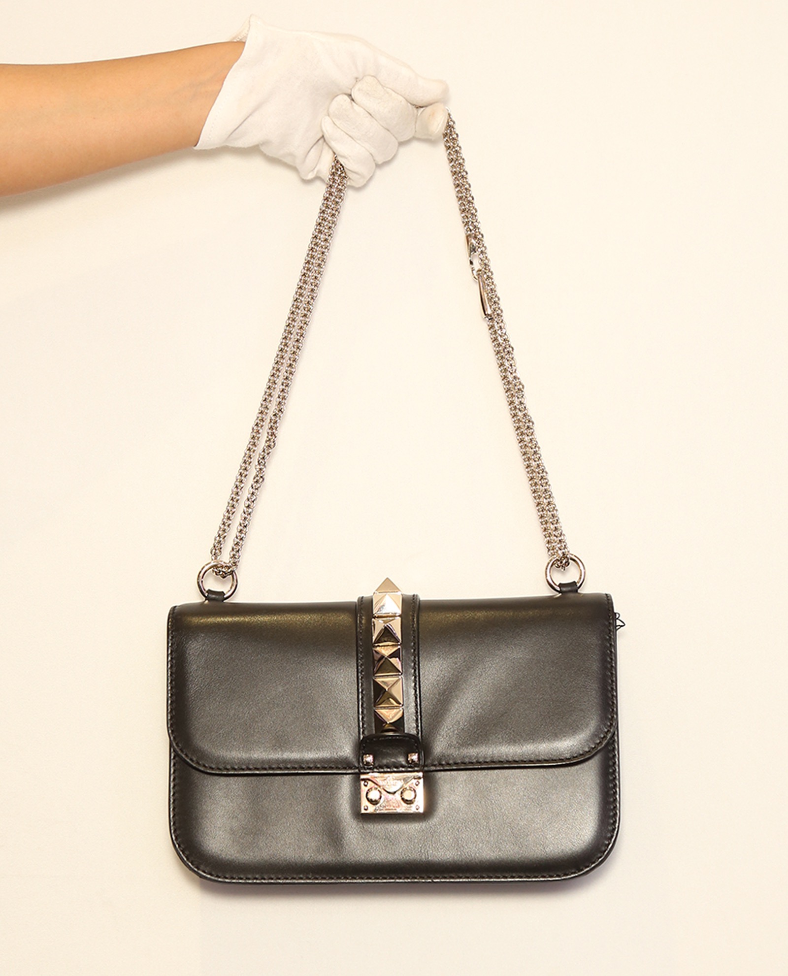 Medium Glam Lock Shoulder Bag, Valentino Designer Exchange Buy