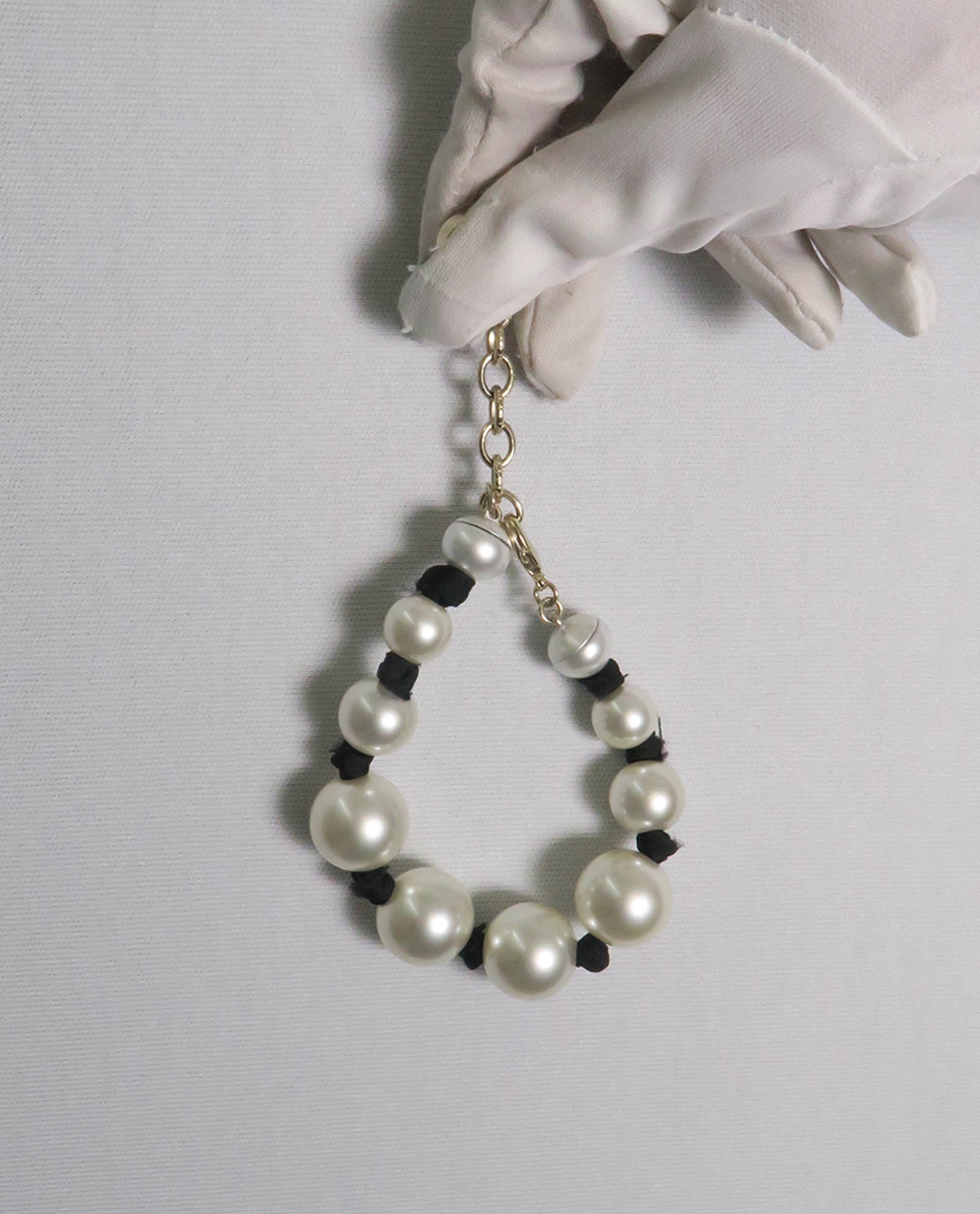 pearl bracelet with ribbon tie