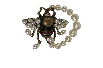 Gucci Bee Pearl Bracelet, front view