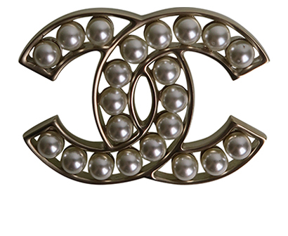 Chanel 2017 CC Pearl Brooch, front view