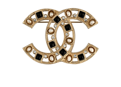 Chanel A19 CC  Pearl Brooch