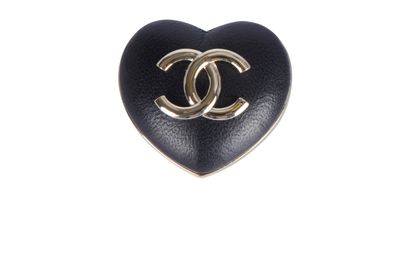 Chanel AW22 CC Heart Brooch, front view