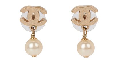 Chanel A12 V CC Pearl Drop Earring, front view