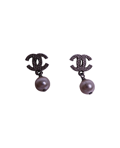 Chanel Pearl Drop CC Stud, front view