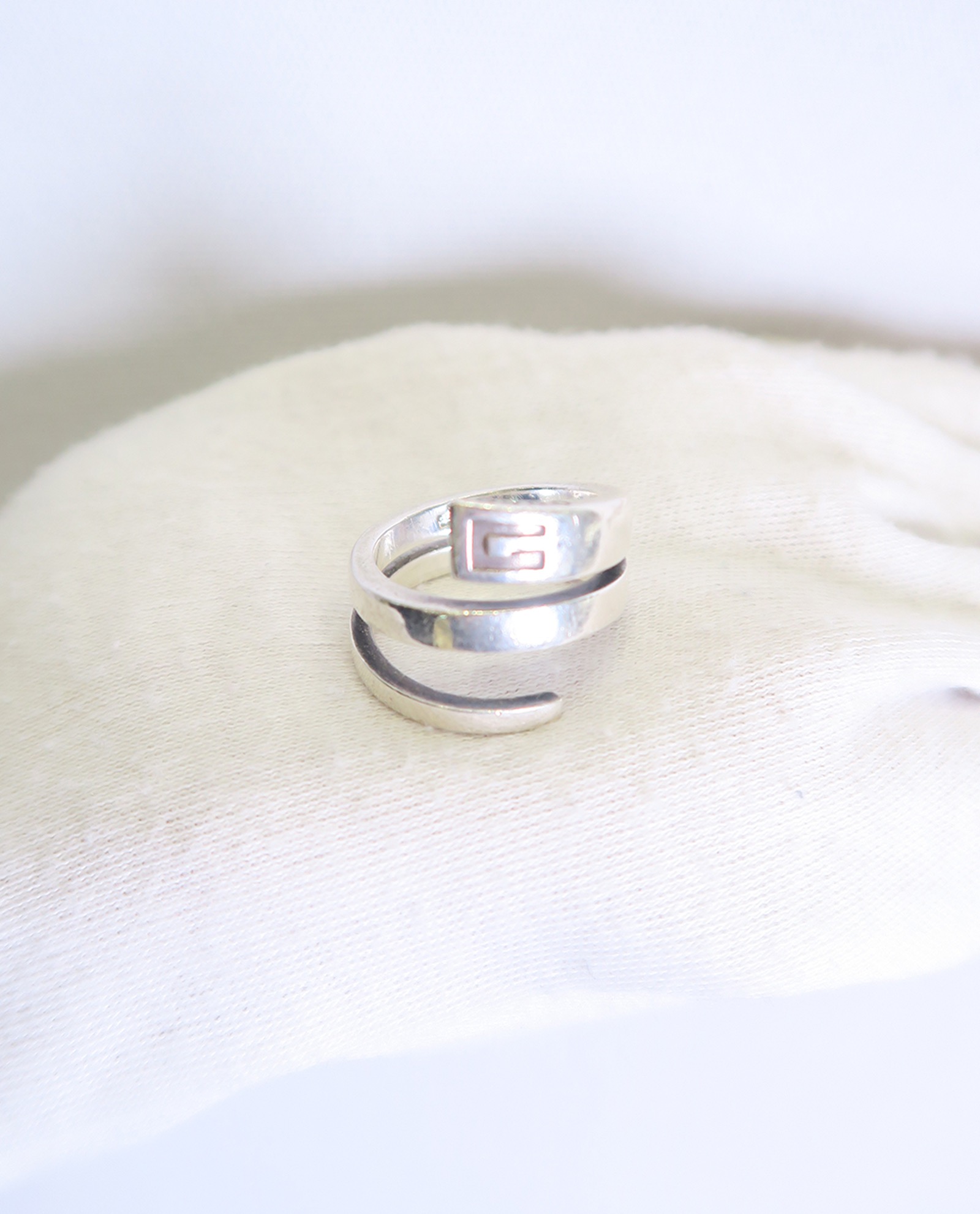 Gucci Spiral Ring, Rings - Designer Exchange | Buy Sell Exchange